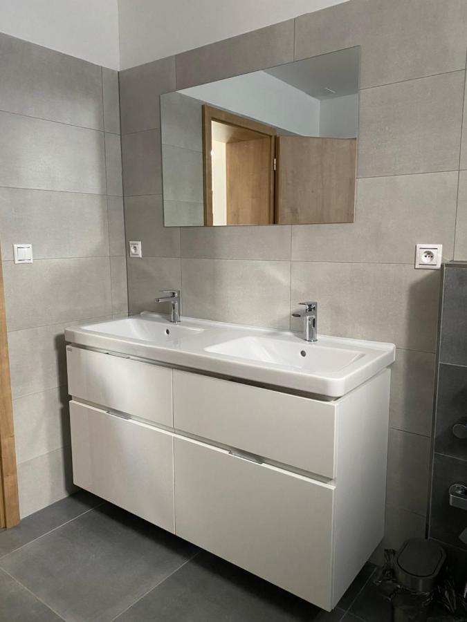 Vila Dum Emma Boretice Ngoại thất bức ảnh