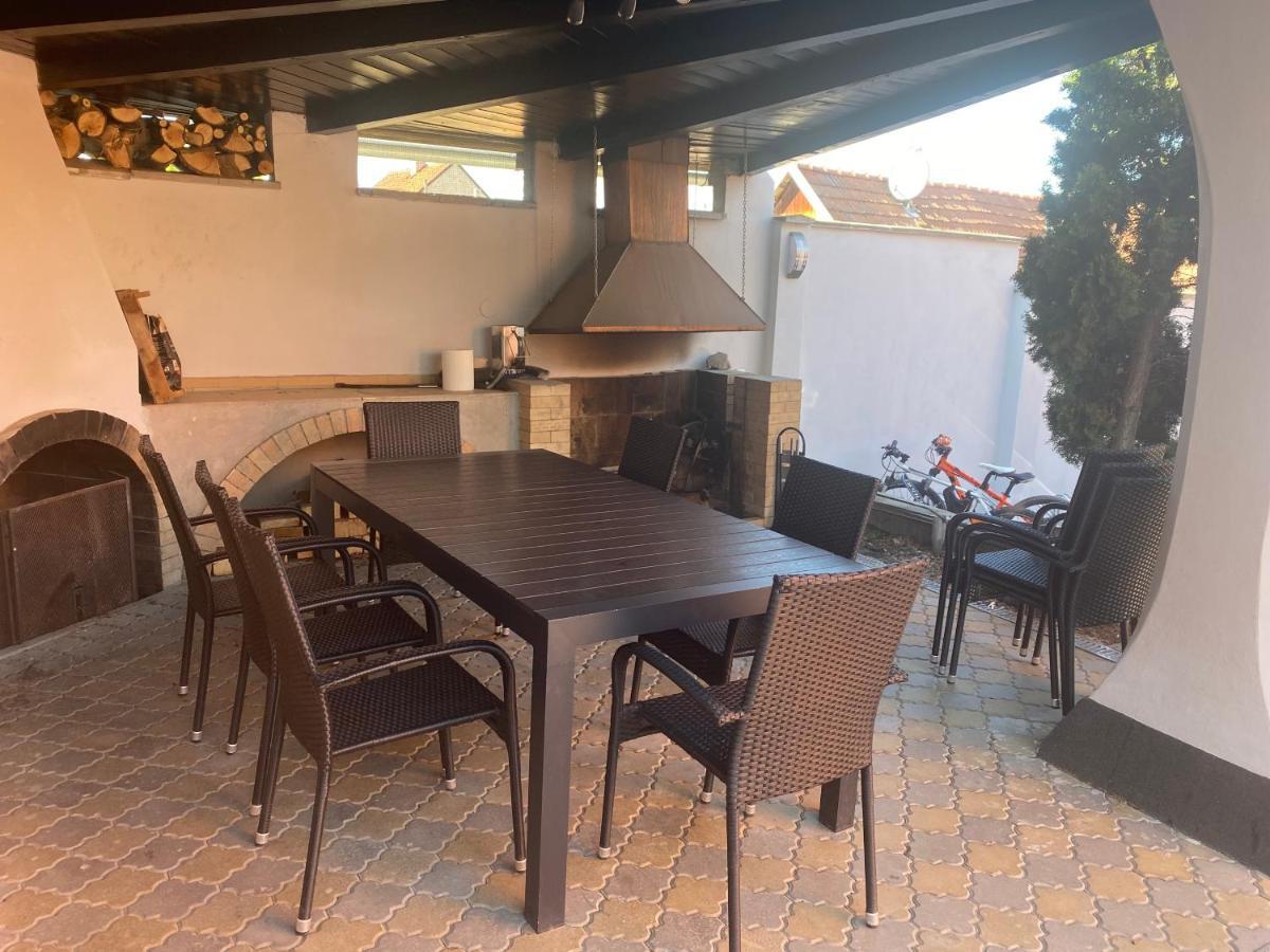 Vila Dum Emma Boretice Ngoại thất bức ảnh